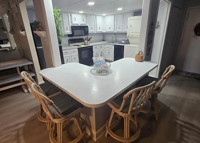 2 Bedroom Ocean Front With Heated Indoor Pool, Expansive Views * Ocean City