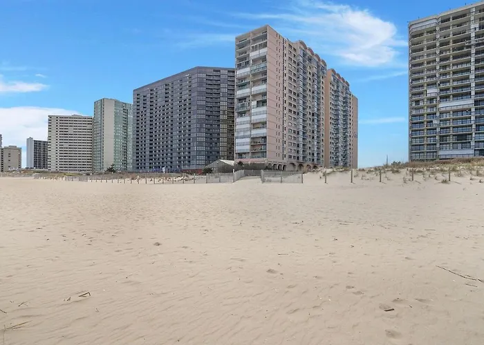 Apartment 2 Bedroom Ocean Front With Heated Indoor Pool, Expansive Views Ocean City