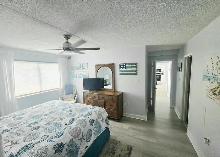 Apartment 2 Bedroom Ocean Front With Heated Indoor Pool, Expansive Views