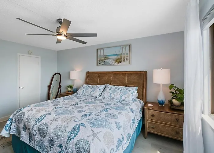Apartment 2 Bedroom Ocean Front With Heated Indoor Pool, Expansive Views *