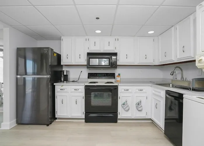 2 Bedroom Ocean Front With Heated Indoor Pool, Expansive Views *