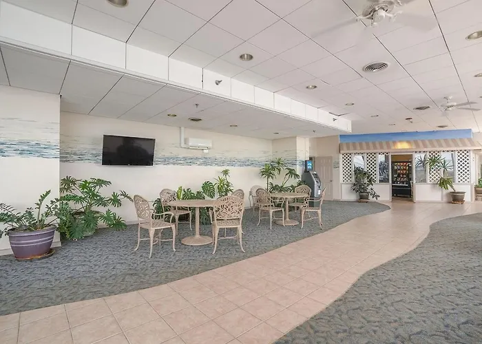 Apartment 2 Bedroom Ocean Front With Heated Indoor Pool, Expansive Views
