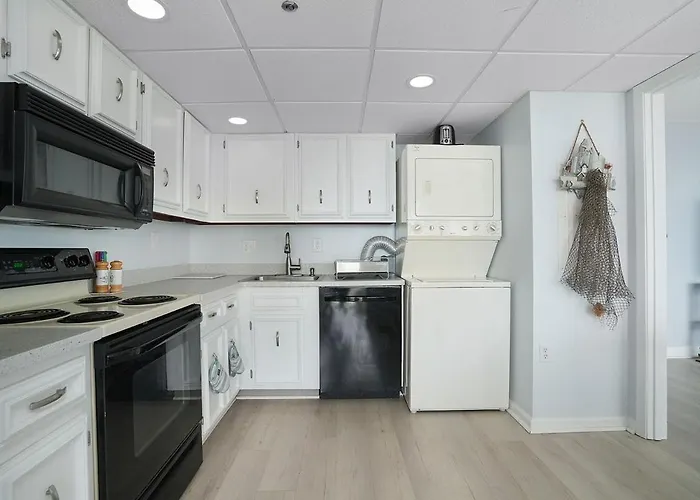 Apartment 2 Bedroom Ocean Front With Heated Indoor Pool, Expansive Views Ocean City