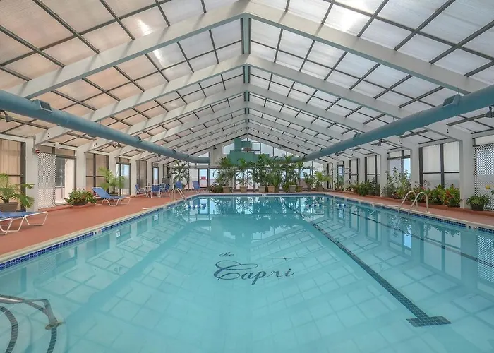 Apartment 2 Bedroom Ocean Front With Heated Indoor Pool, Expansive Views